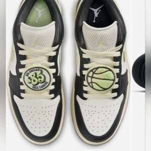 Air Jordan 1 Low SE  Sneakers